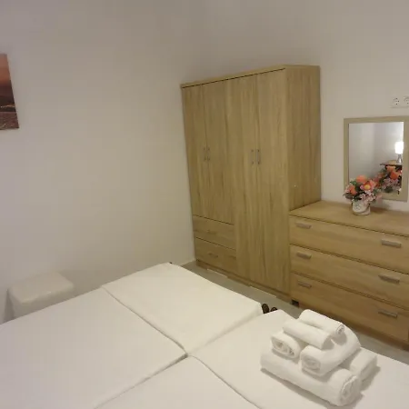 George House Affittacamere