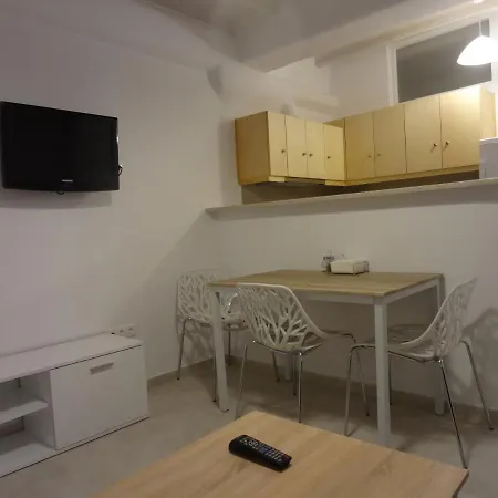 George House אנו מרה